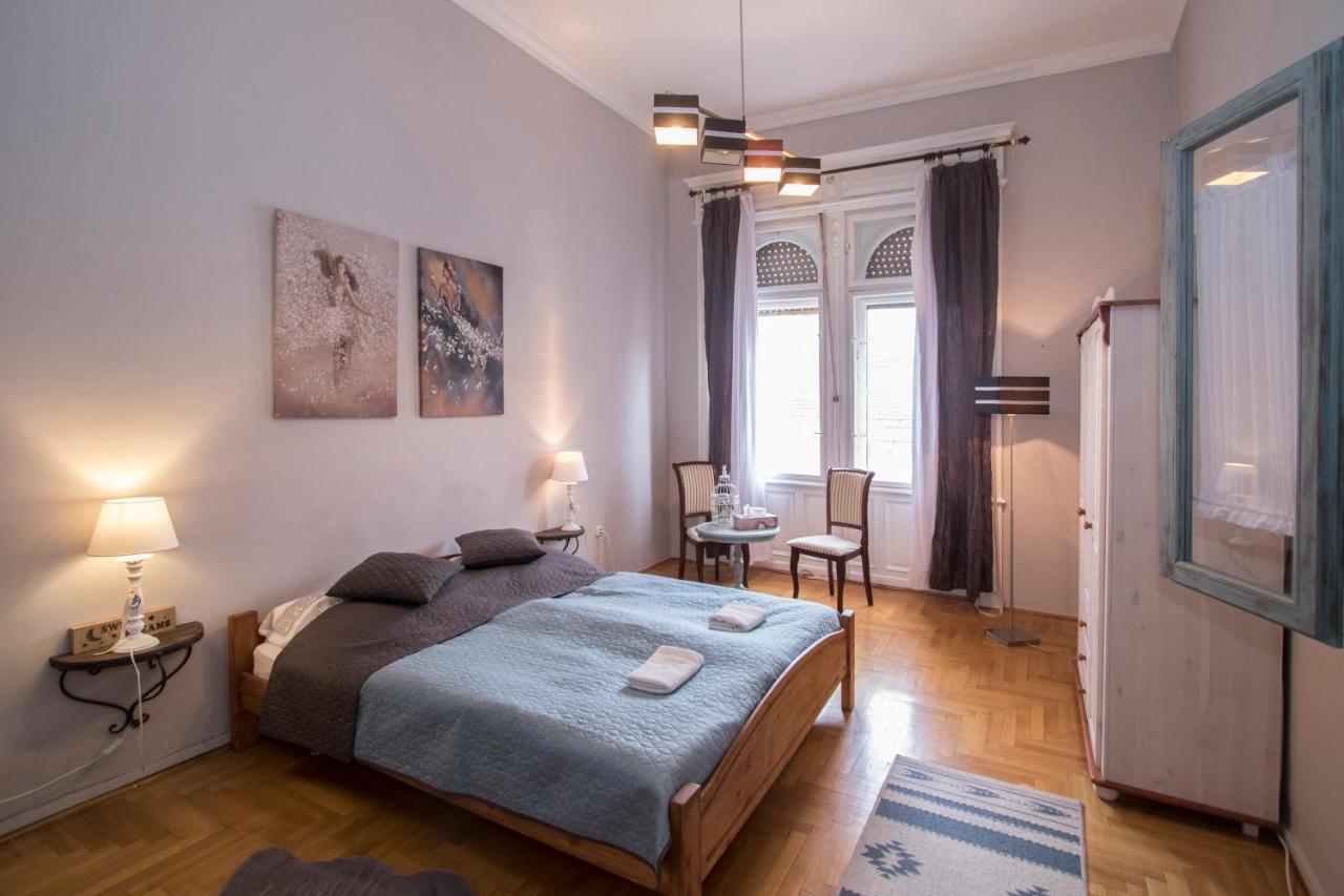 Belvarosi Vintage Apartman A Setaloutcan Miskolc Exterior photo